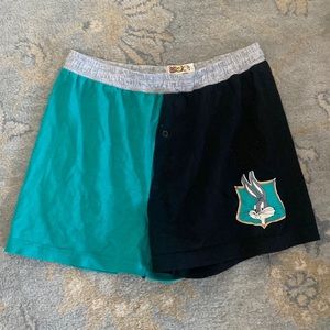 Looney tunes 1990’s original bugs bunny shorts vintage small